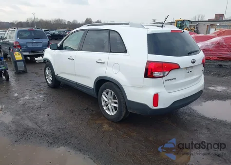 2015 Kia Sorento Lx z USA, uszkodzony, nr VIN 5XYKTCA67FG560895